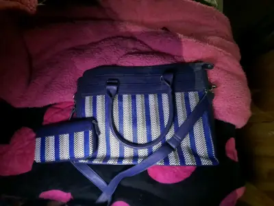 Bolso y monedero azul a rayas - miniatura 1