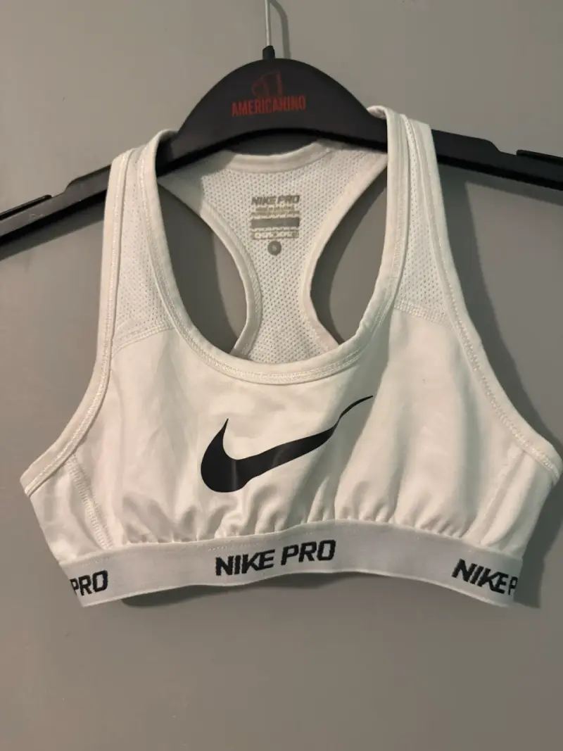 Top deportivo Nike blanco - 1