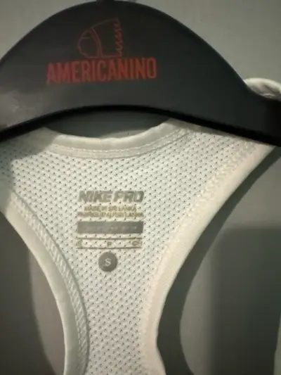 Top deportivo Nike blanco - miniatura 2