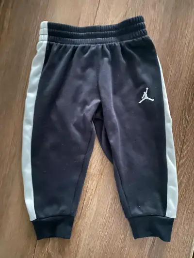 Conjunto jordan bebe 1 a 2 años - miniatura 2