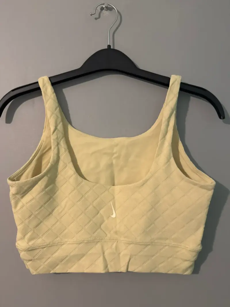 Crop top beige acolchado - 2