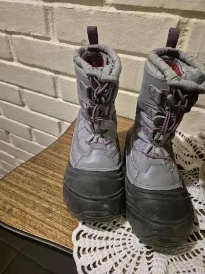 Botas de invierno grises - miniatura 2