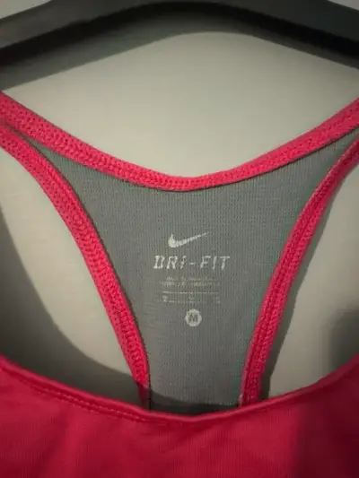 Top deportivo Nike rosado - miniatura 2