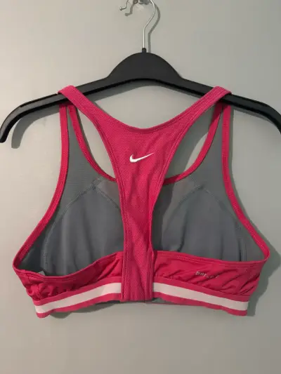 Top deportivo Nike rosado - miniatura 3