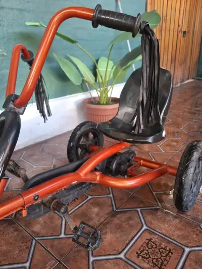 Kart a pedal para niños - miniatura 2