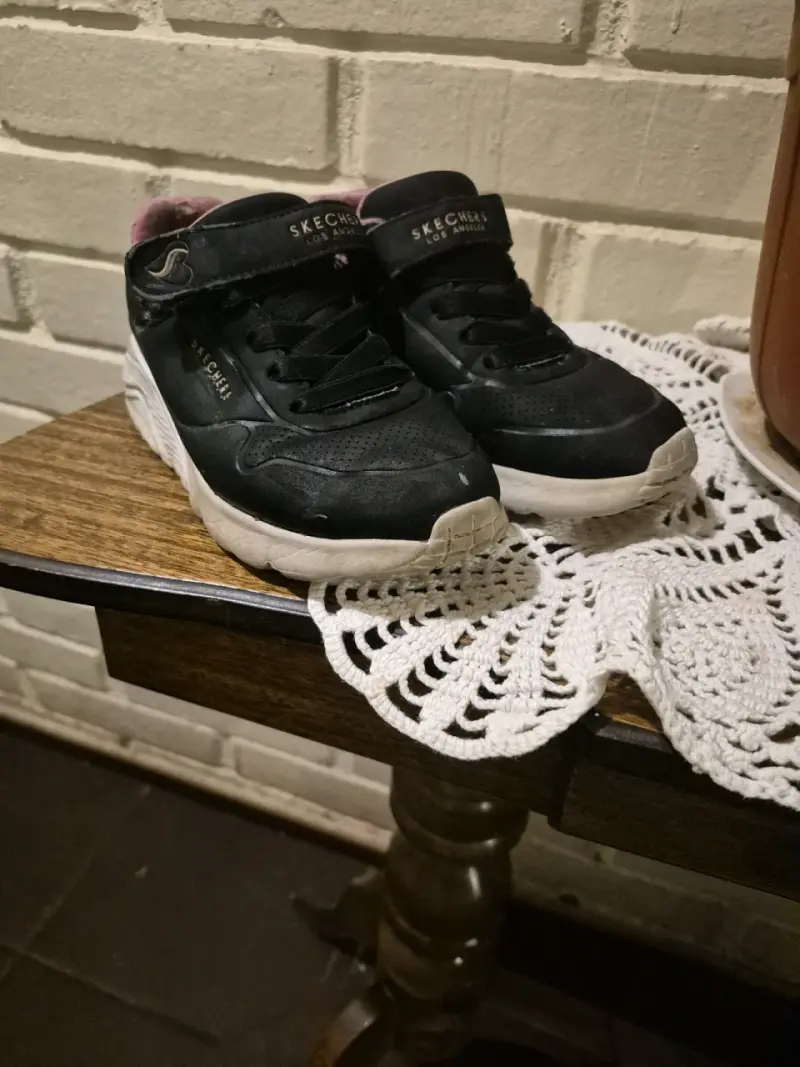 Zapatillas negras Skechers para niña - 1