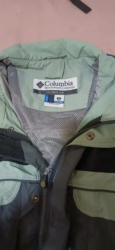 Chaqueta Columbia verde y negra - miniatura 1