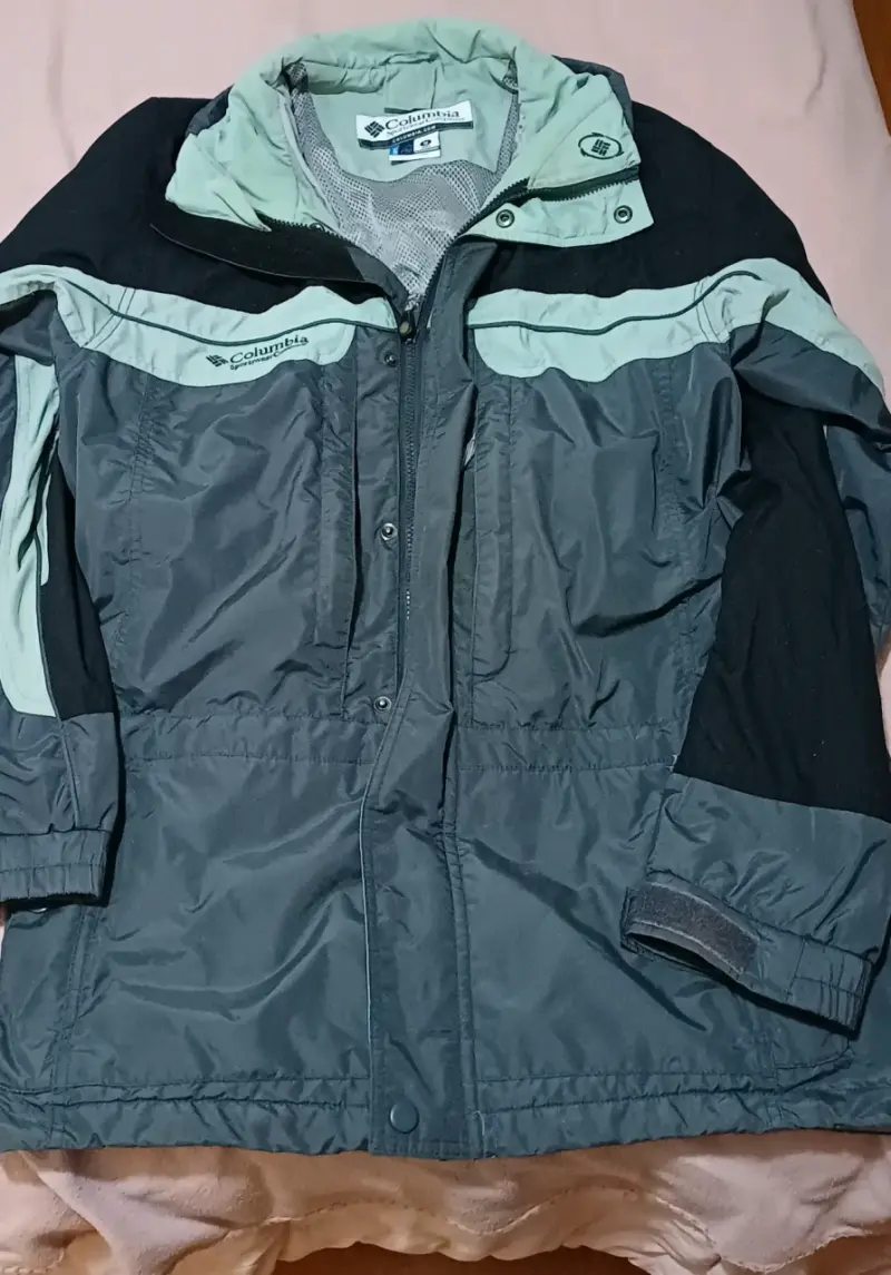 Chaqueta Columbia verde y negra - 2