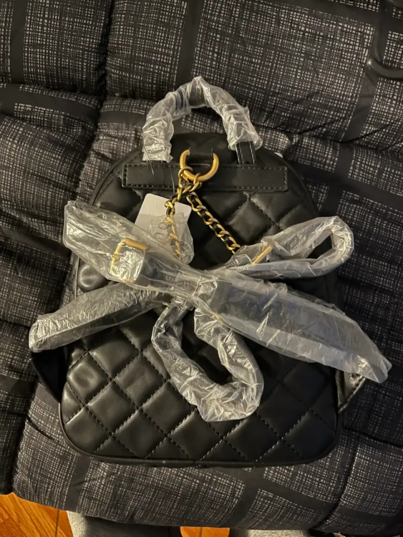 Mochila negra acolchada Guess - 5