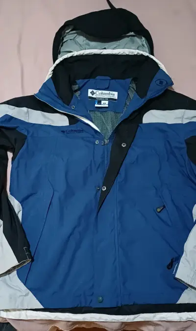 Chaqueta Columbia azul y negra - miniatura 2