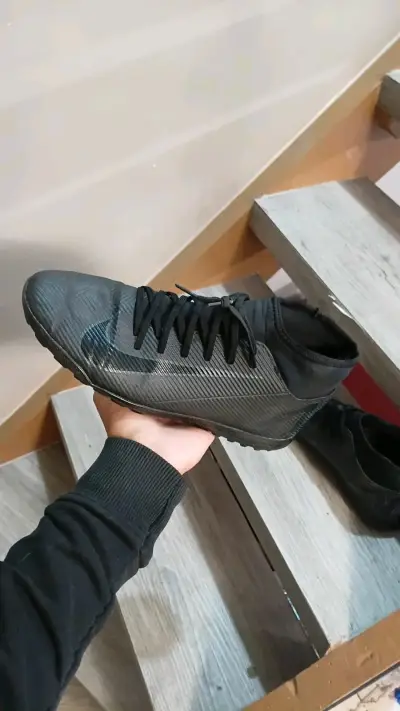 Zapatillas de fútbol negras - miniatura 2
