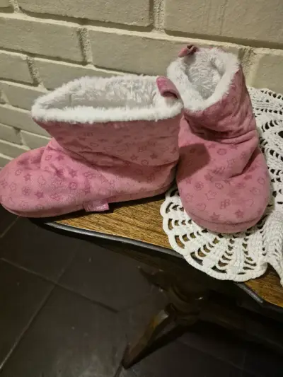 Pantuflas de bebé rosas - miniatura 2