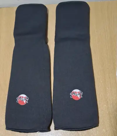 Canilleras Taekwondo OKAMI Talla XL – Casi Nuevas - miniatura 1