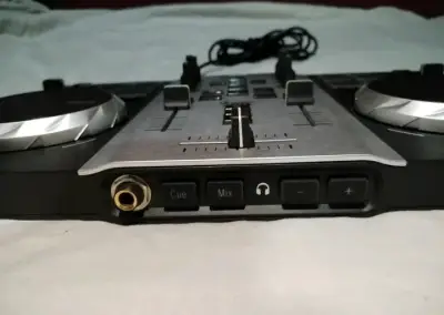 Controlador DJ Hercules - miniatura 2