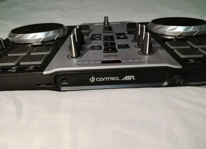 Controlador DJ Hercules - 3