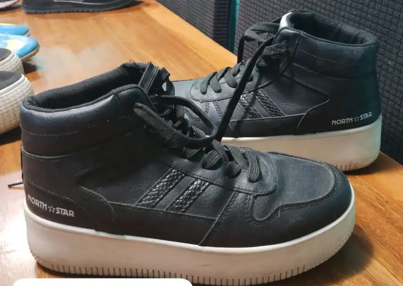 Zapatillas altas negras North Star