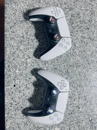 Consola PlayStation 5 con control - miniatura 2