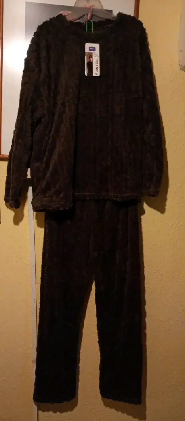 Pijama polar marrón nuevo de varón