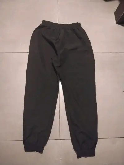 Pantalón deportivo negro - miniatura 4