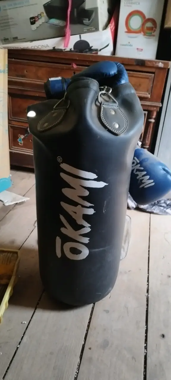 Saco de boxeo Okami negro - 1