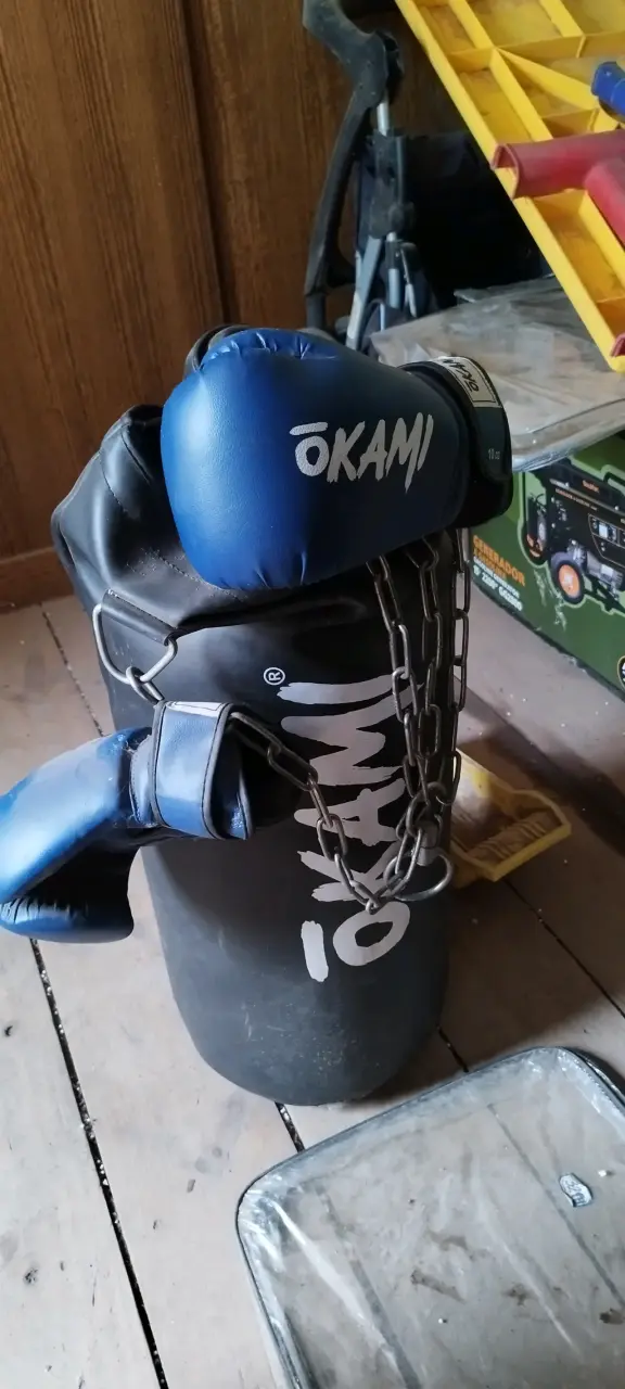 Saco de boxeo Okami negro - 3