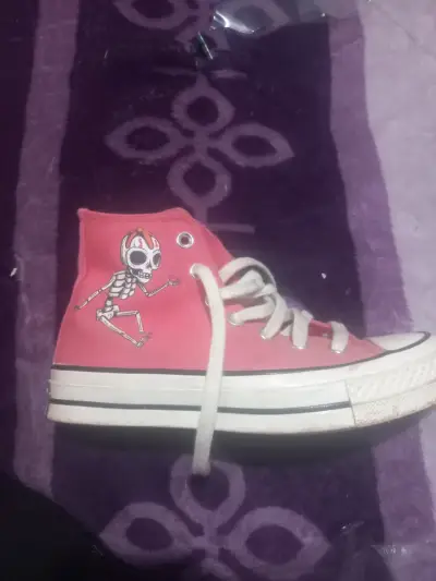 Zapatilla converse edición especial halloween - miniatura 1