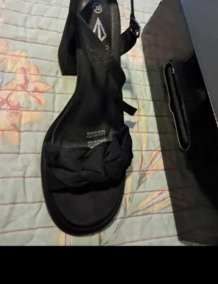 Sandalias negras de taco alto St.Ylo - 2