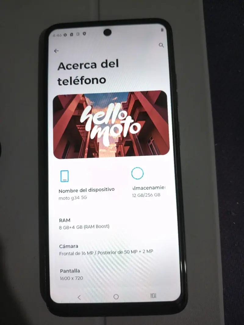 Smartphone Motorola con accesorios - 3