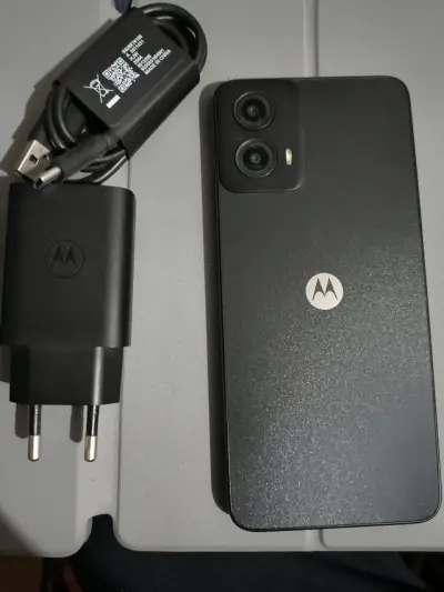 Smartphone Motorola con accesorios - miniatura 4