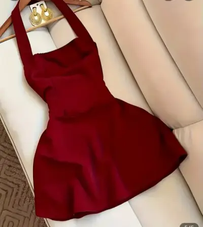 Vestido rojo de tirantes - miniatura 3