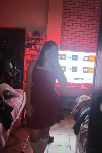 Vestido rojo de tirantes - miniatura 5