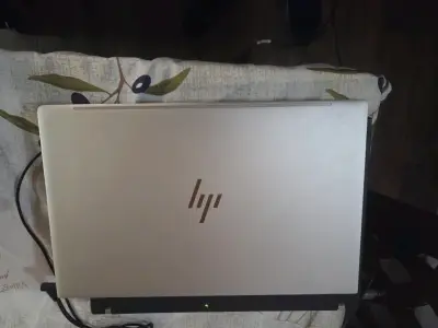 Notebook HP ENVY en buen estado - miniatura 1