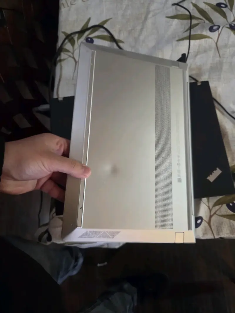 Notebook HP ENVY en buen estado - 2