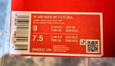 Zapatillas deportivas blancas con logo - miniatura 2