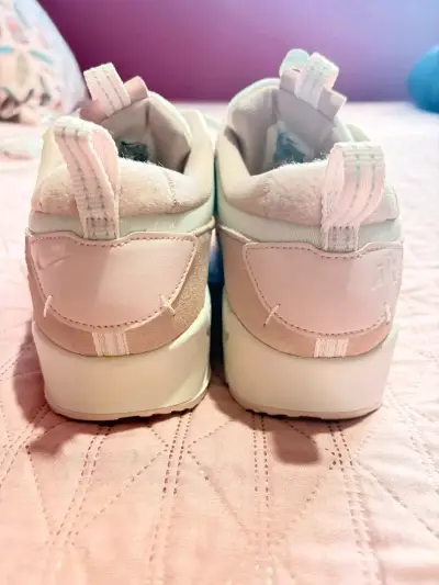 Zapatillas deportivas blancas con logo - miniatura 5