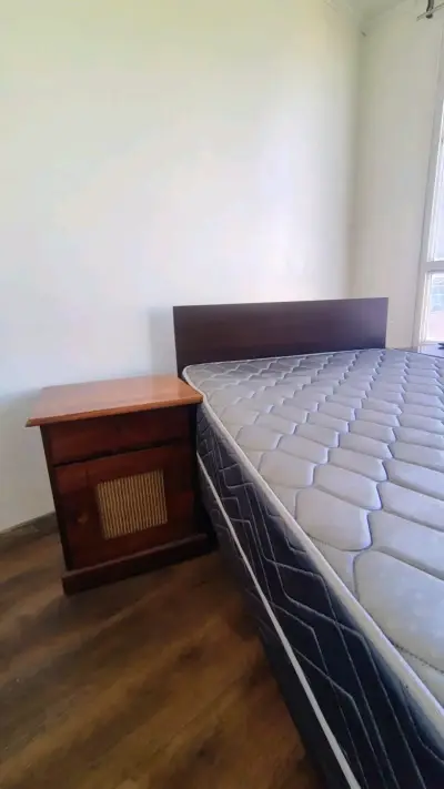 Cama con respaldo, colchón de una plaza y media - miniatura 2