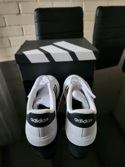 Zapatillas blancas con tiras Adidas - miniatura 3