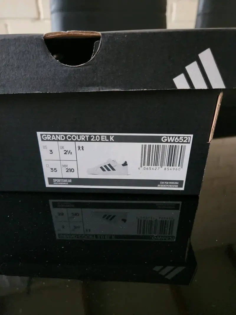 Zapatillas blancas con tiras Adidas - 4