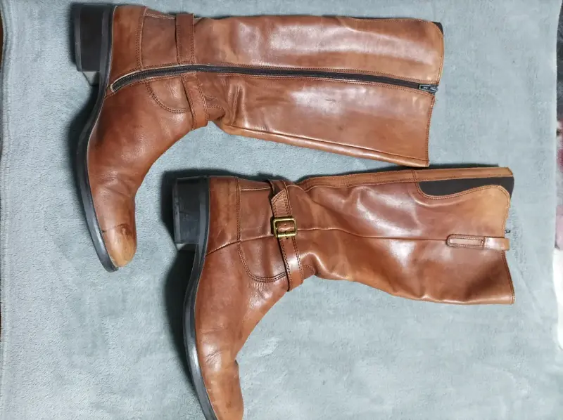 Botas de cuero marrón