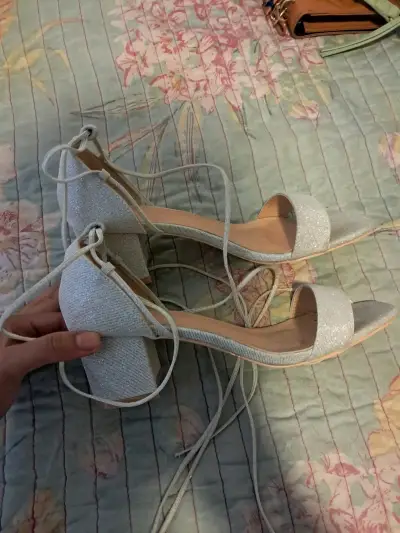 Zapatos de taco alto brillantes - miniatura 1