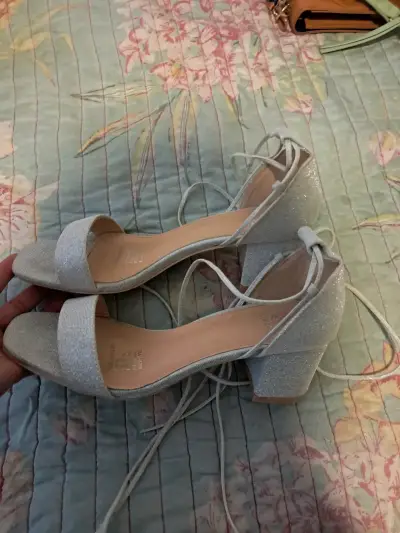 Zapatos de taco alto brillantes - miniatura 2