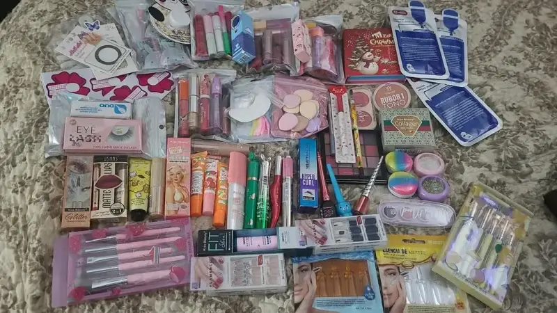 Lote de maquillaje variado