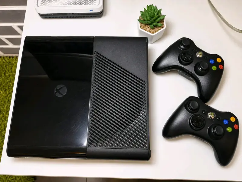 Consola Xbox 360 + Kinect + 2 juegos - 2