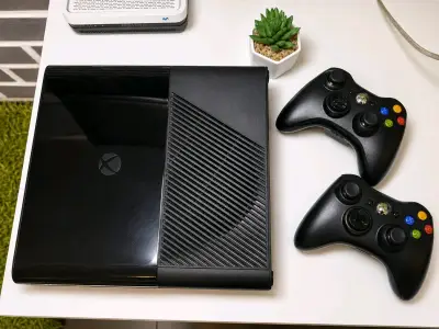 Consola Xbox 360 + Kinect + 2 juegos - miniatura 2