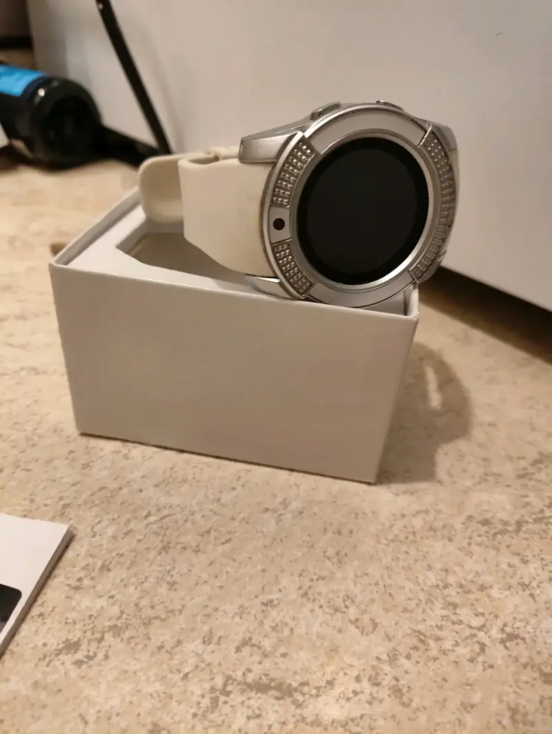 Smartwatch blanco moderno - 2