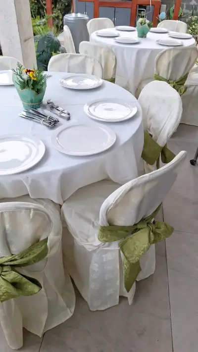 sillas para eventos con fundas liquido - miniatura 1