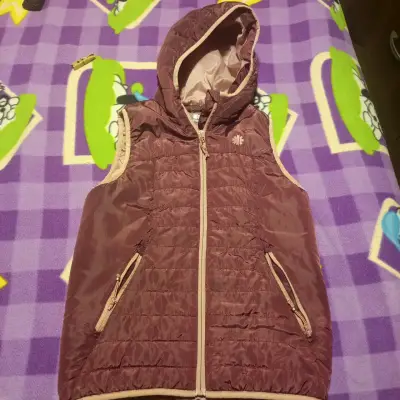 Chaqueta acolchada lila con capucha - miniatura 2