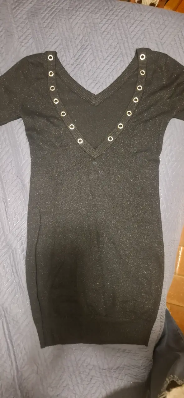 Vestido negro con apliques metálicos - 1
