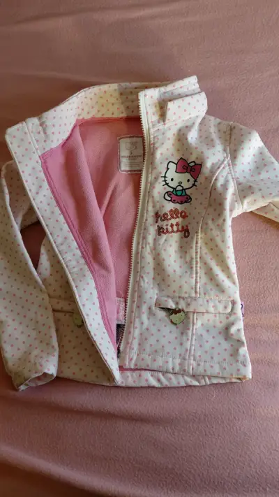 Abrigo 24 M beige peludo, chaqueta Hello Kiitty - miniatura 5