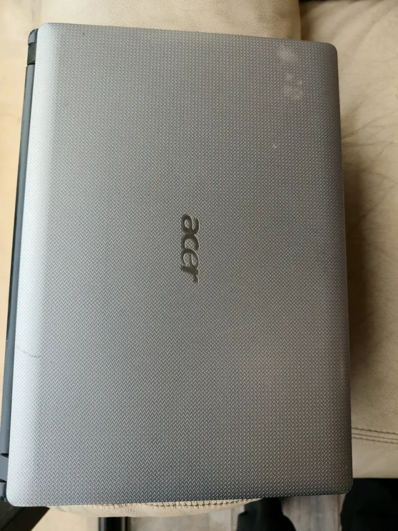 Laptop Acer con Windows 7 - 3
